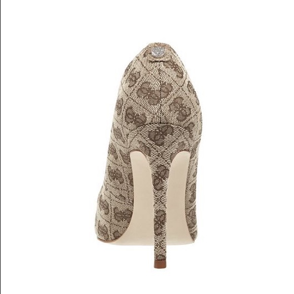 ✨HPx4✨Guess POINTED LOGO-PRINT PUMPS - Picture 4 of 10